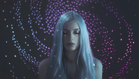 Photographer Creates Entrancing Bokeh Backdrop