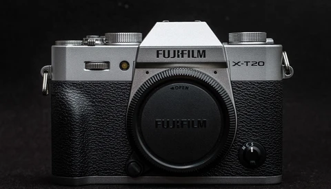 Fstoppers Reviews the Fujifilm X-T20 Mirrorless Camera