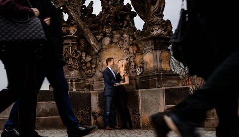 Using Off-Camera Flash to Create More Interesting Wedding and Engagement Photos