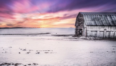 How to Use the Range and Feather Sliders of a Hue/Saturation Adjustment Layer in Photoshop