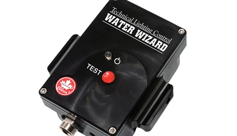 Fstoppers Reviews the Aquatica Water Wizard, an Underwater Light Trigger System