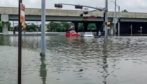 National Geographic Conflict Photographer Documents Hurricane Harvey Flood Experience