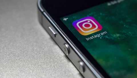 Instagram Introduces Threaded Comments