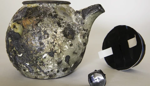 Photojournalist Makes a Camera Out of Teapot Destroyed in Wildfire