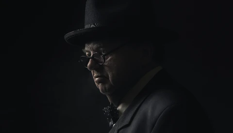 Felix Rios Photographs Winston Churchill and Other Reenactors for Photo Series