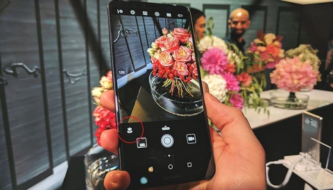Hands on With the Huawei Mate 10 and Its New AI Camera
