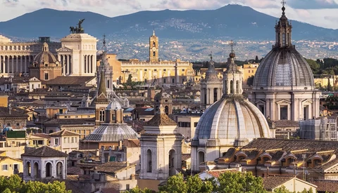 Why Landscape and Cityscape Photographers Should Also Carry a Telephoto Lens