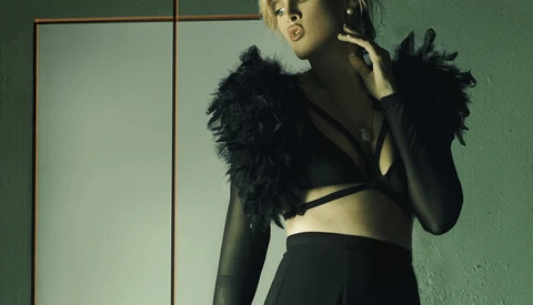 How to Style Your Own Fashion Shoots on a Budget