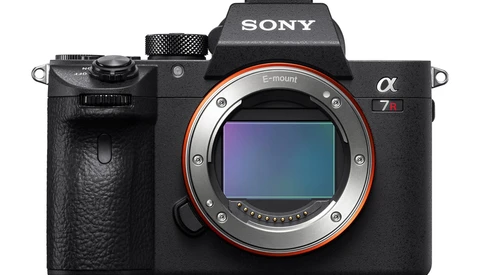 Is It Worth Upgrading to the Sony a7R III From the a7R II?
