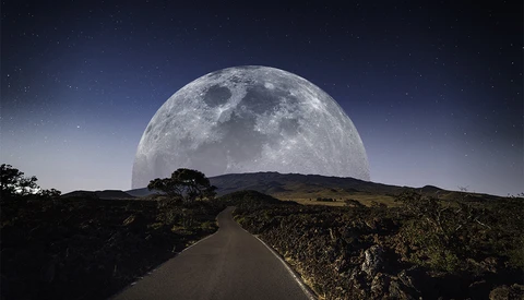 Where Are the Good Supermoon Photos on Social Media?