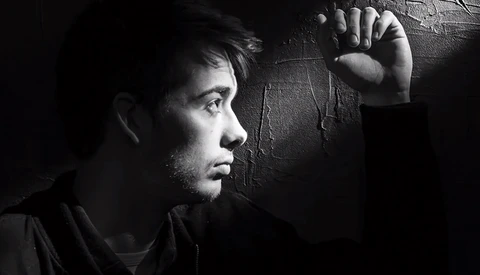 Creating a Thin Beam of Light With Off-Camera Flash