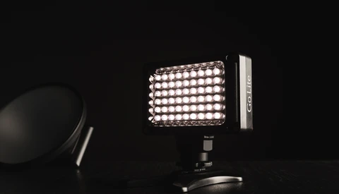 Fstoppers Reviews The Go Lite by Lowel, an Ultra-Compact LED Lighting System