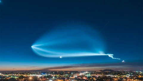 Stunning Time-Lapse of SpaceX Falcon9 Rocket Launch