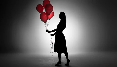 Shooting Silhouette Shots With a Single Light Inside a Studio 