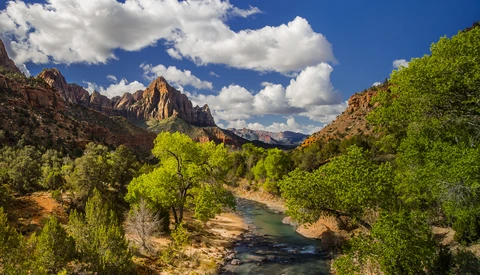 Zion Responds to Photography Workshops: Tripods Will Be Allowed on Some Trails for 2018