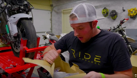 Buyer Orders a $6,000 Camera, Amazon Sends a Box of Rocks Instead