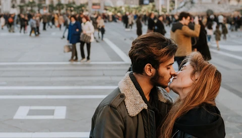 Photographer Captures Strangers Embracing and Connecting