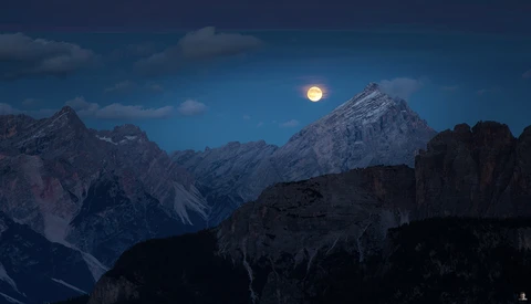 What Rembrandt Can Teach Us About Finding Dramatic Lighting in Landscapes