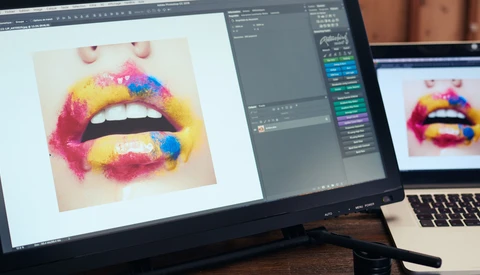 Fstoppers Reviews the Acepen 2150, a 21-Inch Pen Display That Costs Less Than $500