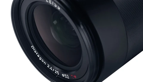 Zeiss Loxia 2.4/25 Lens for Sony Mirrorless Cameras Is Announced