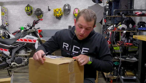 Amazon Responds to the Guy Who Got a Box of Stones Instead of a $6,000 Camera