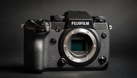 Fstoppers Reviews the Fujifilm X-H1 High-End Mirrorless Camera