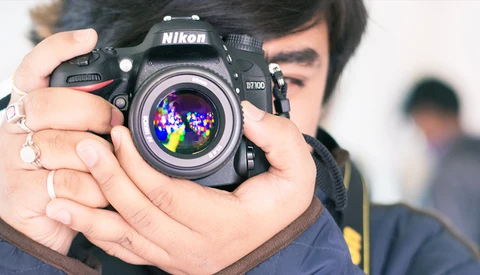 When It's Alright to Give Family and Friends Free Photos and How to Do It