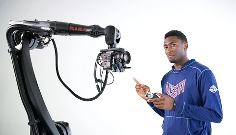 Marques Brownlee Shows Us What a Camera Mounted on a Robot Can Do