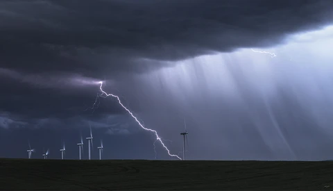 How to Take Striking Lightning Photos