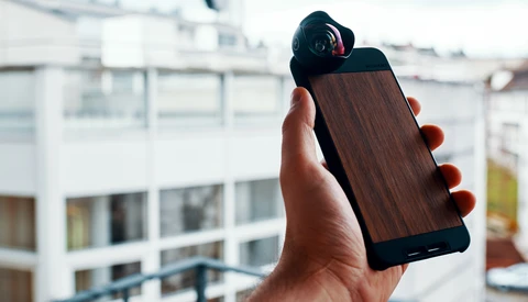 Fstoppers Reviews the Moment Wide Angle Lens v2, the One Accessory You Need to Improve Your iPhonography