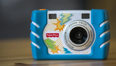 Fstoppers Reviews the Fisher Price Kid-Tough Digital Camera (Really)