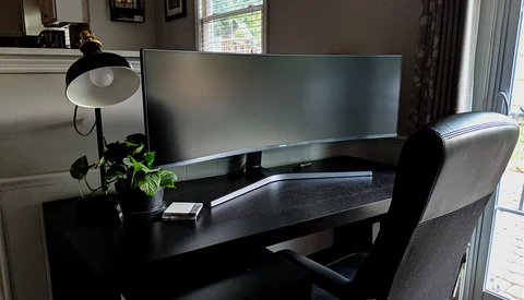Fstoppers Reviews the Massive 49-inch Curved Samsung Monitor That Is Built for Creatives