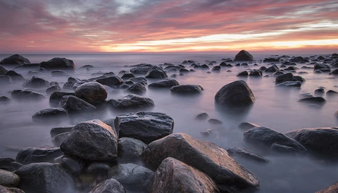 Two Tips to Make Interesting Photos From Uninteresting Scenes