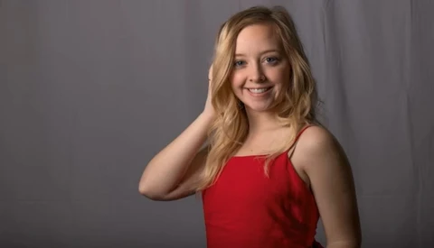 How to Quickly and Easily Remove Background Wrinkles From Your Photos