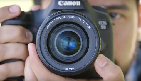 Canon's 35mm f/1.4, 35mm f/2, and 35mm f/2.8 Lenses Compared