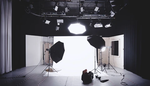 Photographers: Here’s Your Chance to Shoot a Project in an NYC Studio Space Free of Charge