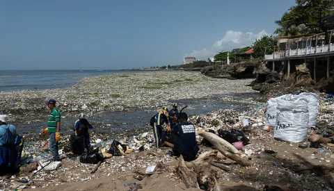 The Latest Waves of Plastic Documented in the Dominican Republic 