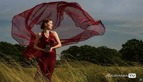 How to Mix Flash and Ambient Lighting to Create More Dramatic Photographs