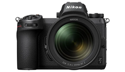 Nikon Plans to Release a Flagship Mirrorless Camera Similar to the D5