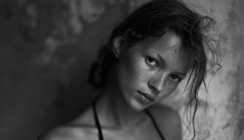 Photographer Publishes Book of Unseen and Intimate Portraits of Supermodel Ex-Girlfriend Kate Moss