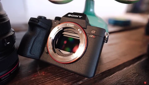 Here Are 10 Things to Consider Before Purchasing a Mirrorless Camera