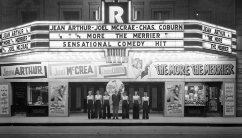 A Time-Lapse of the 14-Hour Colorization of a Beautiful 1943 Cinema Photograph
