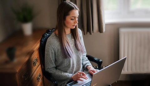 The Ultimate Guide to Creating Your Custom Email Signature the Right Way