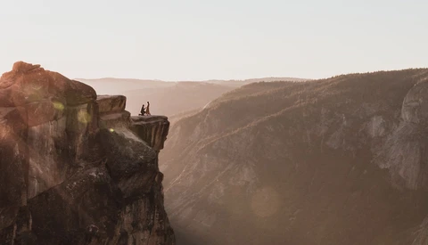 Photographer Searches for Mystery Couple Captured in Amazing Yosemite Photo