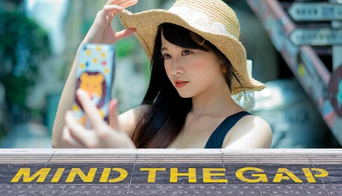 A Scientific Study Shows That Selfies Kill 20 Times More People Than Sharks