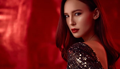 How I Shot This With a Cheap and Unimpressive Looking Backdrop