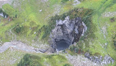 Researchers Discover Huge Cave in Canada, Keep Location Secret to Avoid Instagram Tourists