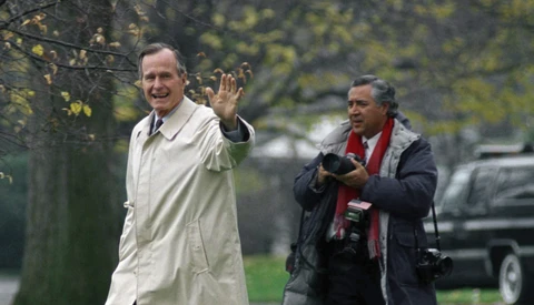 Interview With President George H. W. Bush's Photographer, David Valdez