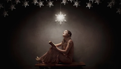 Creating a Fine Art Festive Portrait in the Studio