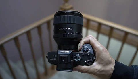 Is the Sony 85mm f/1.4 Worth $1,200 More Than the 85mm f/1.8?